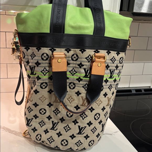 Louis Vuitton Handbags - Louis Vuitton Cheche Gypsy Handbag Monogram Jacquard GM 💚 🖤